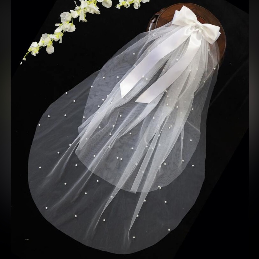 Bow & Faux Pearl Bridal Veil